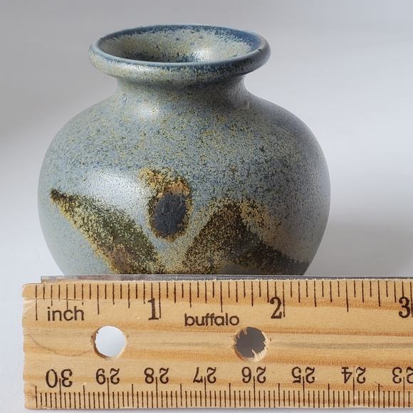 Studio Pottery Vase by Tom Dendy of The Contented Cat Pottery Kelowna, BC - Picture 9 of 9